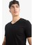 %100 Pamuk Slim Fit Dar Kesim V Yaka Basic Düz Kısa Kollu Siyah Tişört M7668AZ25SP 11