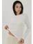 Kadın Slim Fit Yuvarlak Yaka Uzun Kollu Üst Beyaz 8