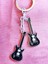 Siyah Iki Gitarlı Metal Anahtarlık 4