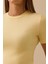Kadın Yuvarlak Yaka Kısa Kollu Basic T-Shirt - Sarı 4