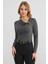 Omuz Aksesuarlı Degaje Yaka Bluz 1