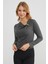 Omuz Aksesuarlı Degaje Yaka Bluz 5