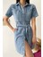 Kadın Kemerli Düğmeli Denim Elbise – Şehirli & Vücuda Oturan Stil 2