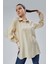 Açık Bej Yırtmaç Detaylı Oversize Gömlek 12