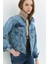 Regular Fit Yaka Leopar Desenli Orta Indigo Kadın Jean Ceket 2