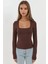 Kadın Slim Fit Kare Yaka Esnek Üst Koyu Mocha Kahve 7