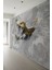 Golden Elegance Altın Detaylı Kadın ve Kelebek Desenli Tekstil Duvar Kağıdı 2