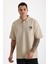 Göğüs Mykonos Nakış Detaylı Double Pike Kumaş Loose Fit Erkek Polo Yaka Tişört 1