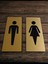 Kadın ve Erkek Ikonlu Wc Tabelası Kendinden Yapışkanlı Yönlendirme Levhası 20X10 cm Gold- Fırça 1
