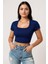 Kadın Lacivert Yarım Kol Düz Yaka Crop Top Bluz – Şık, Rahat ve Kolay Kombinlenebilir 2