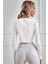 Kadın Beyaz Uzun Kollu Önden Bağlama Detaylı Crop Top Bluz – Şık, Rahat ve Kolay Kombinlenebilir 3