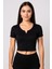 Kadın Siyah Çift Fermuarlı Yarım Kol Crop Top Bluz – Şık, Rahat ve Kolay Kombinlenebilir 1
