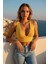 Kadın Sarı Çapraz Sırt Detaylı Şık Crop Top Büstiyer – Modern ve Şık Tasarım 1