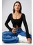 Kadın Siyah Uzun Kollu Agraflı Göğüs ve Göbek Dekolteli Crop Top Bluz – Şık, Rahat ve Kolay Kombinlenebilir 2