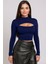 Kadın Lacivert Göğüs Dekolteli Uzun Kollu Cut Out Crop Top Bluz – Şık, Rahat ve Kolay Kombinlenebilir 1