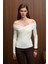 SELUNETTE Kadın Asimetrik Yakalı Omuzu Açık Esnek Kumaşlı Vücudu Saran Slim Fit Ekru Bluz 4