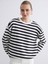 Yeni Sezon Bisiklet Yaka Çizgili Oversize Kadın Sweatshirt 1