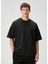 Siyah Logo Detaylı T-Shirt 1