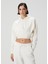 Kırık Beyaz Kapüşonlu Logolu Sweatshirt 1