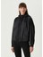 Siyah Kapüşonlu Yağmurluk 3