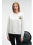 VISTARA Kadın Nakış Detaylı Yuvarlak Yaka Regular Fit Beyaz Sweatshirt 3