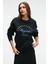 VISTARA Kadın Nakış Detaylı Yuvarlak Yaka Regular Fit Siyah Sweatshirt 3