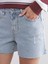 Yeni Sezon Mom Fit Yırtık Detaylı Kadın Jean Şort 3
