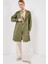 Kadın Haki Renk Kruvaze Yaka Kısa Trençkot Denim Malzeme ile Şık 2