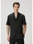 Siyah Logo Motifli Kısa Kollu Gömlek 1