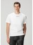 Beyaz Logo Detaylı T-Shirt 1
