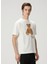 Beyaz Figür Detaylı Slogan Baskılı T-Shirt 3