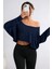 Lacivert Kadın Oversize Düşük Omuz Kayık Yaka Pamuklu Uzun Kollu Crop T-Shirt 1