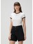 Beyaz Siyah Logolu T-Shirt 1