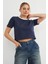 Basic Ribanalı Yaka Mevsimlik Crop Tişört 1