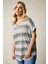 Büyük Beden Kısa Kol V Yaka Eteği Oval Kesim Çizgili Bluz 303993 1