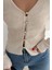 Kadın Düğme Detaylı Fit Triko Bluz – Zarif & Modern Stil 4