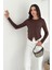 Kadın Sivri Etek Uçlu Düğmeli Bluz – Modern & Şehirli Stil 3
