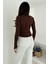 Kadın Sivri Etek Uçlu Düğmeli Bluz – Modern & Şehirli Stil 7