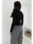 Kadın Sivri Etek Uçlu Düğmeli Bluz – Modern & Şehirli Stil 6