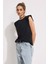 Omuz Vatkalı Kolsuz T-Shırt 7