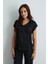 V Yaka Viskon Önü Saten Tshirt - Siyah 3