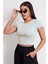 Kadın Beyaz Yuvarlak Yaka Yarım Kol Crop Top Bluz 5