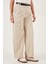Pamuklu Relaxed Fit Geniş Paça Dikiş Detaylı Kemerli Pantolon Bayan Pantolon 68351208 3