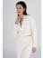 Kadın Beyaz Kısa Ceket - Modern ve Şık Blazer Tasarım | Dört Mevsim Uygun, Takım Şıklığını Tamamlayan Özel Parça 2