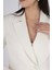 Kadın Beyaz Kısa Ceket - Modern ve Şık Blazer Tasarım | Dört Mevsim Uygun, Takım Şıklığını Tamamlayan Özel Parça 4