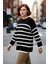 Kadınlar Için Akrilik Materyalden Üretilen Çizgili Relaxed Kesim Bisiklet Yaka Triko Kazak 3