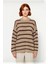 Kadın Çizgili Oversize Triko Kazak Bisiklet Yaka Tasarımı ile Uzun Kollu Kış Günlerinin Yıldızı 2