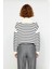 Kadın Günlük Relaxed Kalıp Çizgili Bağcıklı Yaka Triko Kazak Konforlu ve Şık Bir Tarz Sunar 3
