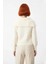 Kadınlara Özel Ekru Yumuşak Akrilik Devrik Yakalı Triko Kazak Kışlık Günlük Giyimde Şık Bir Dokunuş 3