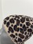 Kadın Yumuşacık Leopar Desenli Akrilik Kumaş Saçaklı Tüylü Bere – Sıcak Tutucu Kışlık Şapka 3